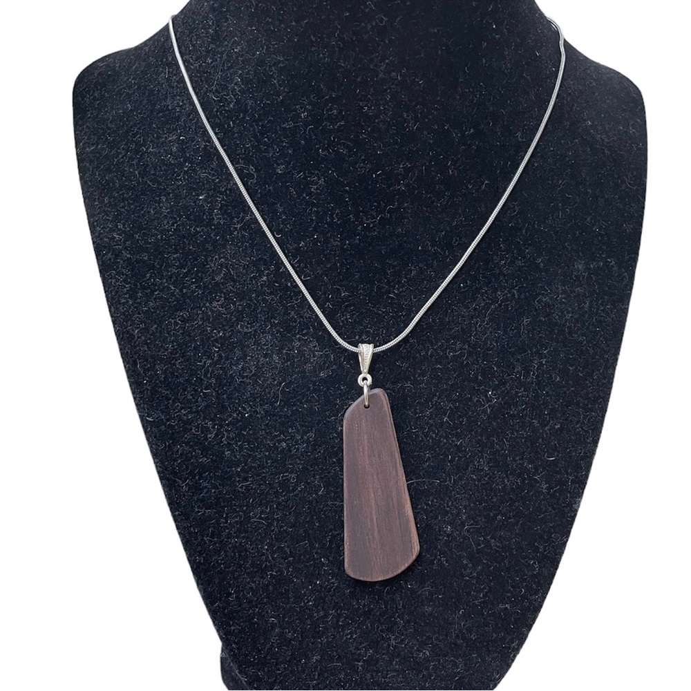 Guitar Wood Necklace (Walnut)